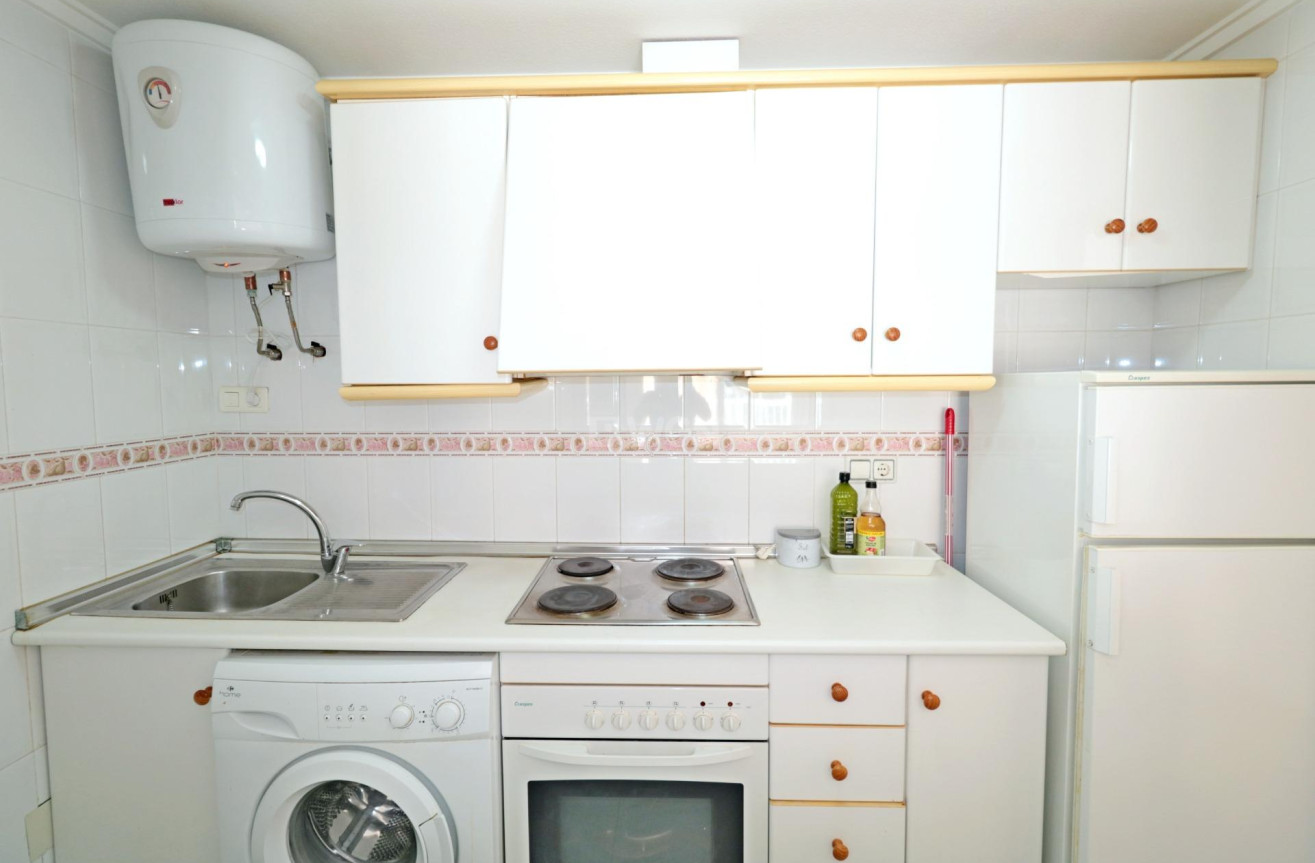 Odsprzedaż - Mieszkanie w bloku - Torrevieja - Playa del Cura