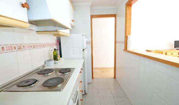 Odsprzedaż - Mieszkanie w bloku - Torrevieja - Playa del Cura