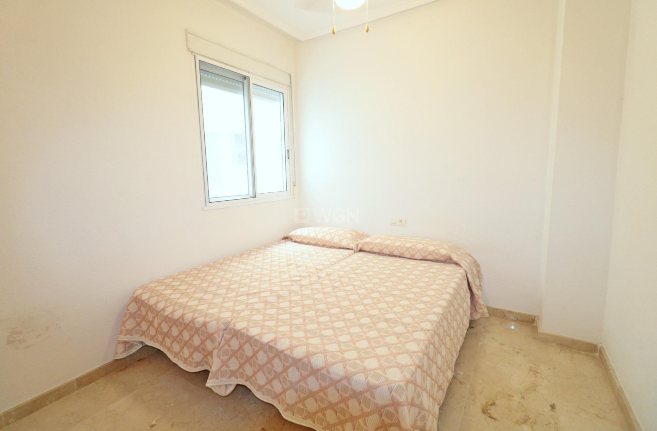 Odsprzedaż - Mieszkanie w bloku - Torrevieja - Playa del Cura