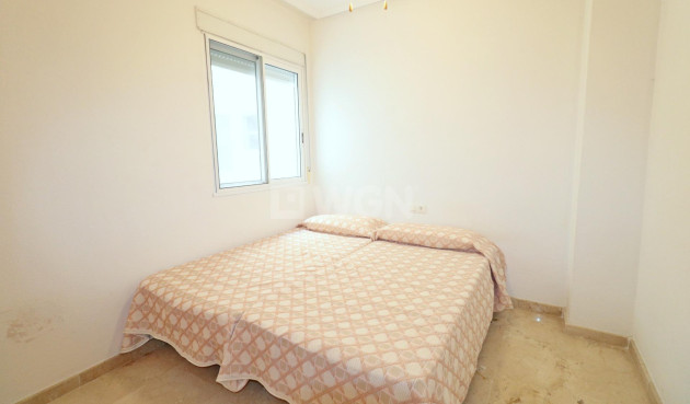 Odsprzedaż - Mieszkanie w bloku - Torrevieja - Playa del Cura