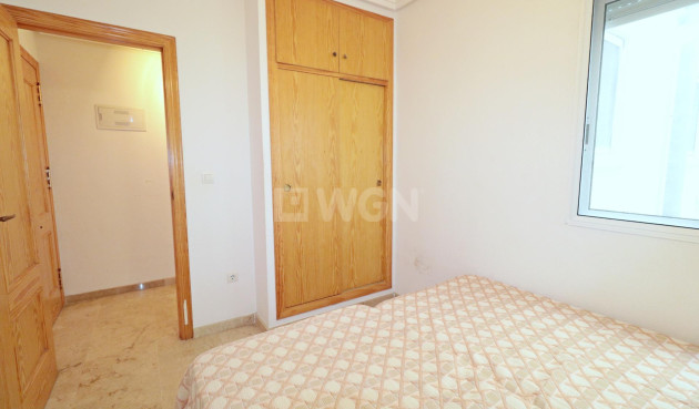 Odsprzedaż - Mieszkanie w bloku - Torrevieja - Playa del Cura