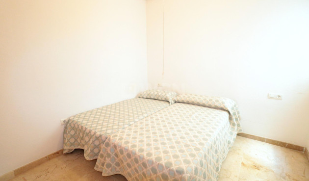 Odsprzedaż - Mieszkanie w bloku - Torrevieja - Playa del Cura