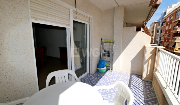 Odsprzedaż - Mieszkanie w bloku - Torrevieja - Playa del Cura