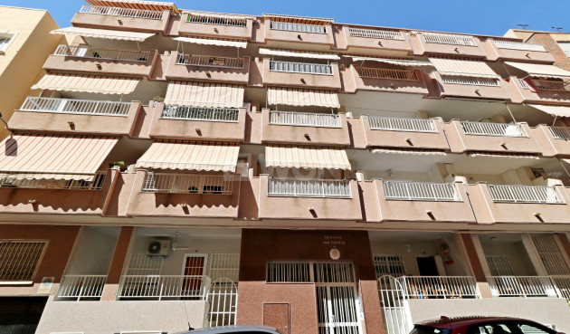 Odsprzedaż - Mieszkanie w bloku - Torrevieja - Playa del Cura