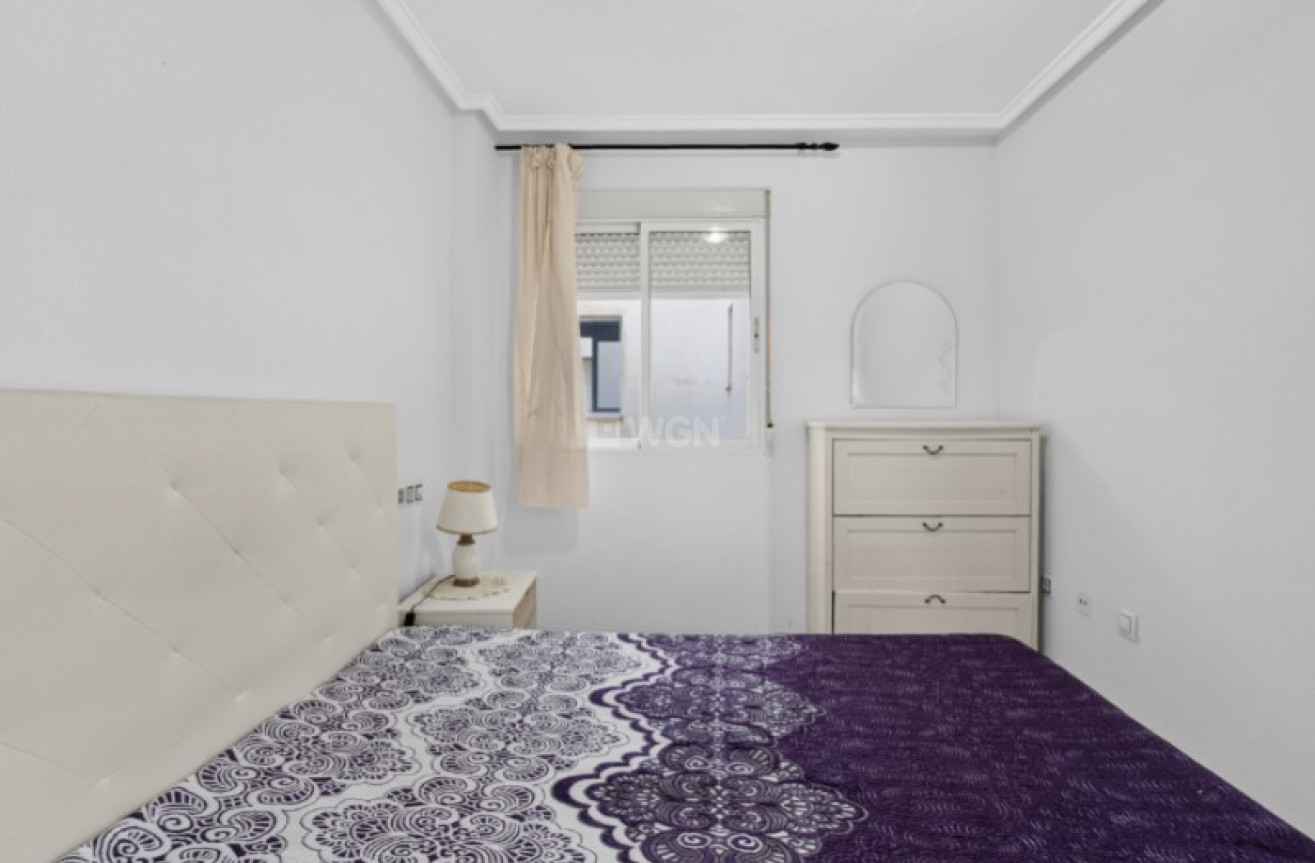 Odsprzedaż - Mieszkanie w bloku - Torrevieja - Costa Blanca