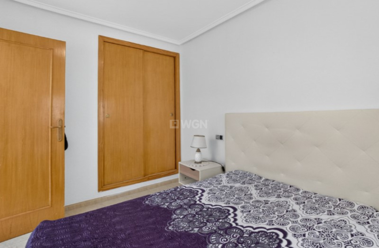 Odsprzedaż - Mieszkanie w bloku - Torrevieja - Costa Blanca