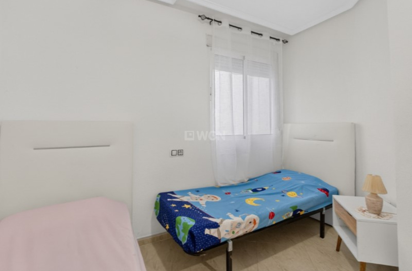 Odsprzedaż - Mieszkanie w bloku - Torrevieja - Costa Blanca