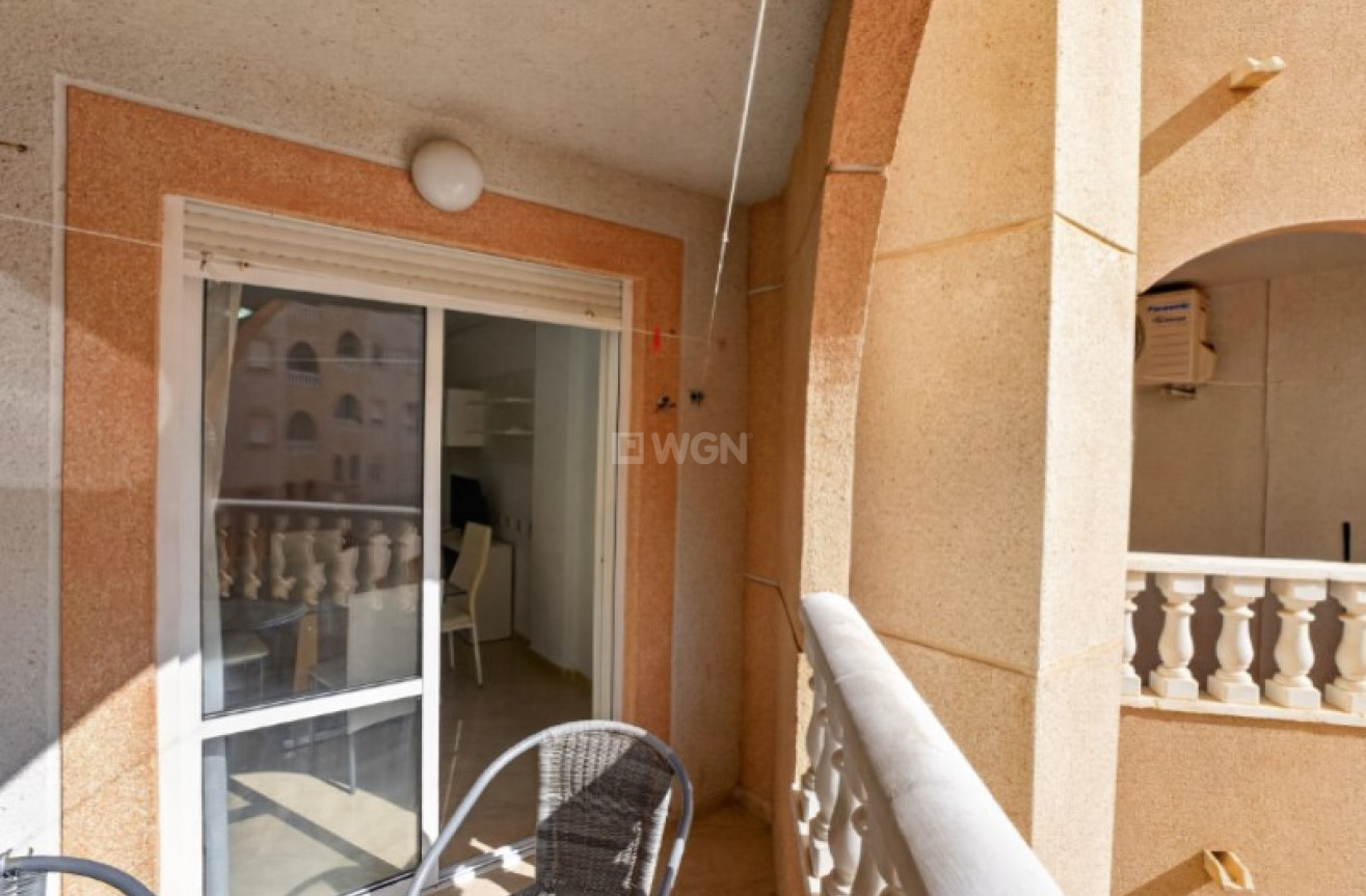 Odsprzedaż - Mieszkanie w bloku - Torrevieja - Costa Blanca