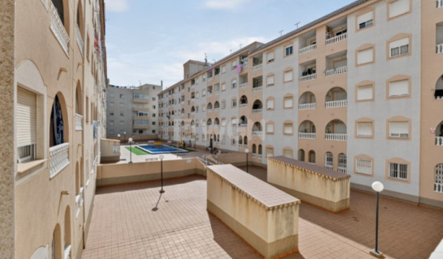 Odsprzedaż - Mieszkanie w bloku - Torrevieja - Costa Blanca