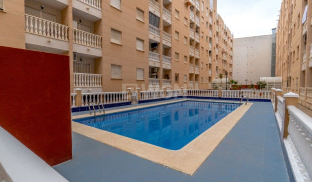 Odsprzedaż - Mieszkanie w bloku - Torrevieja - Costa Blanca
