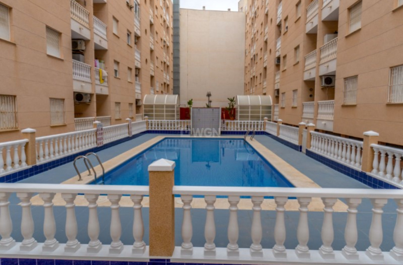 Odsprzedaż - Mieszkanie w bloku - Torrevieja - Costa Blanca
