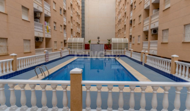 Odsprzedaż - Mieszkanie w bloku - Torrevieja - Costa Blanca