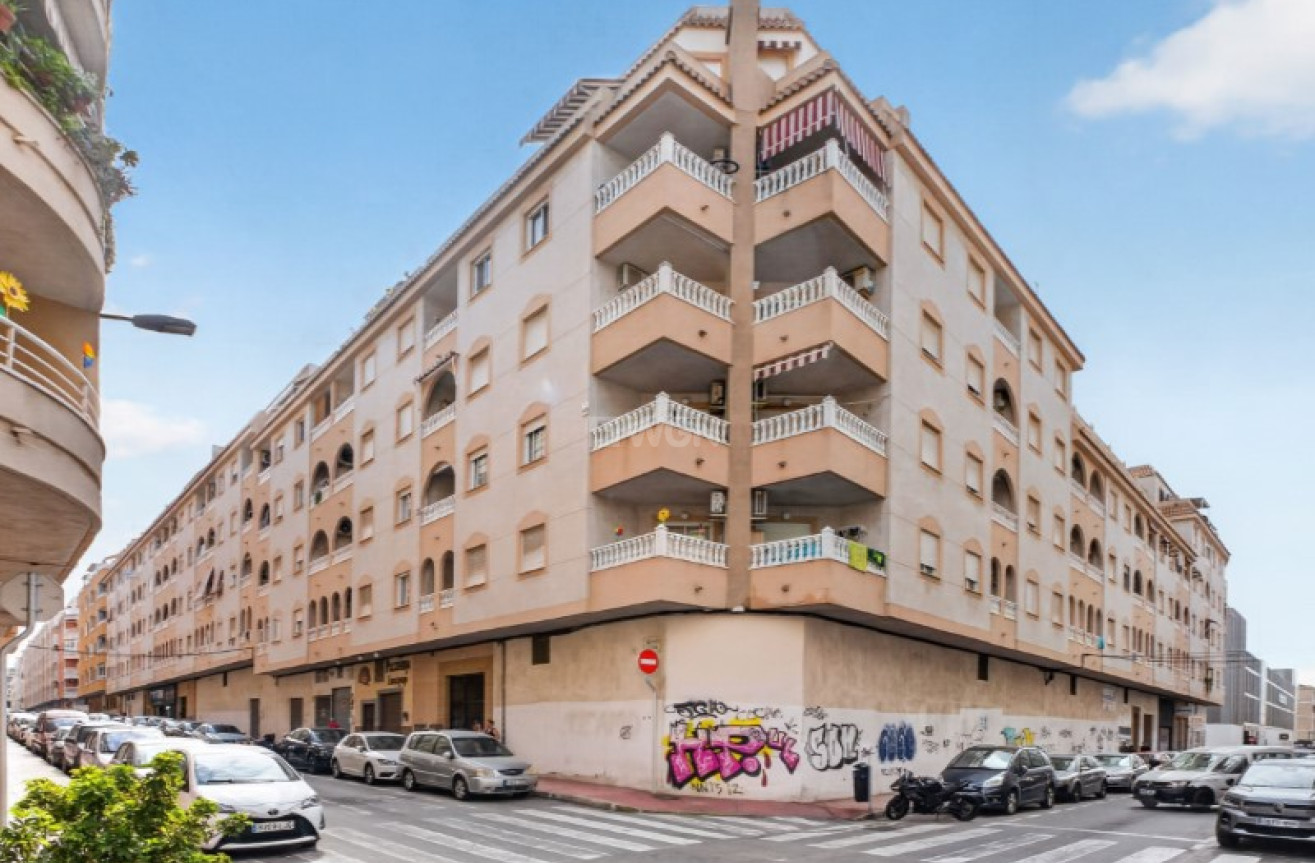 Odsprzedaż - Mieszkanie w bloku - Torrevieja - Costa Blanca