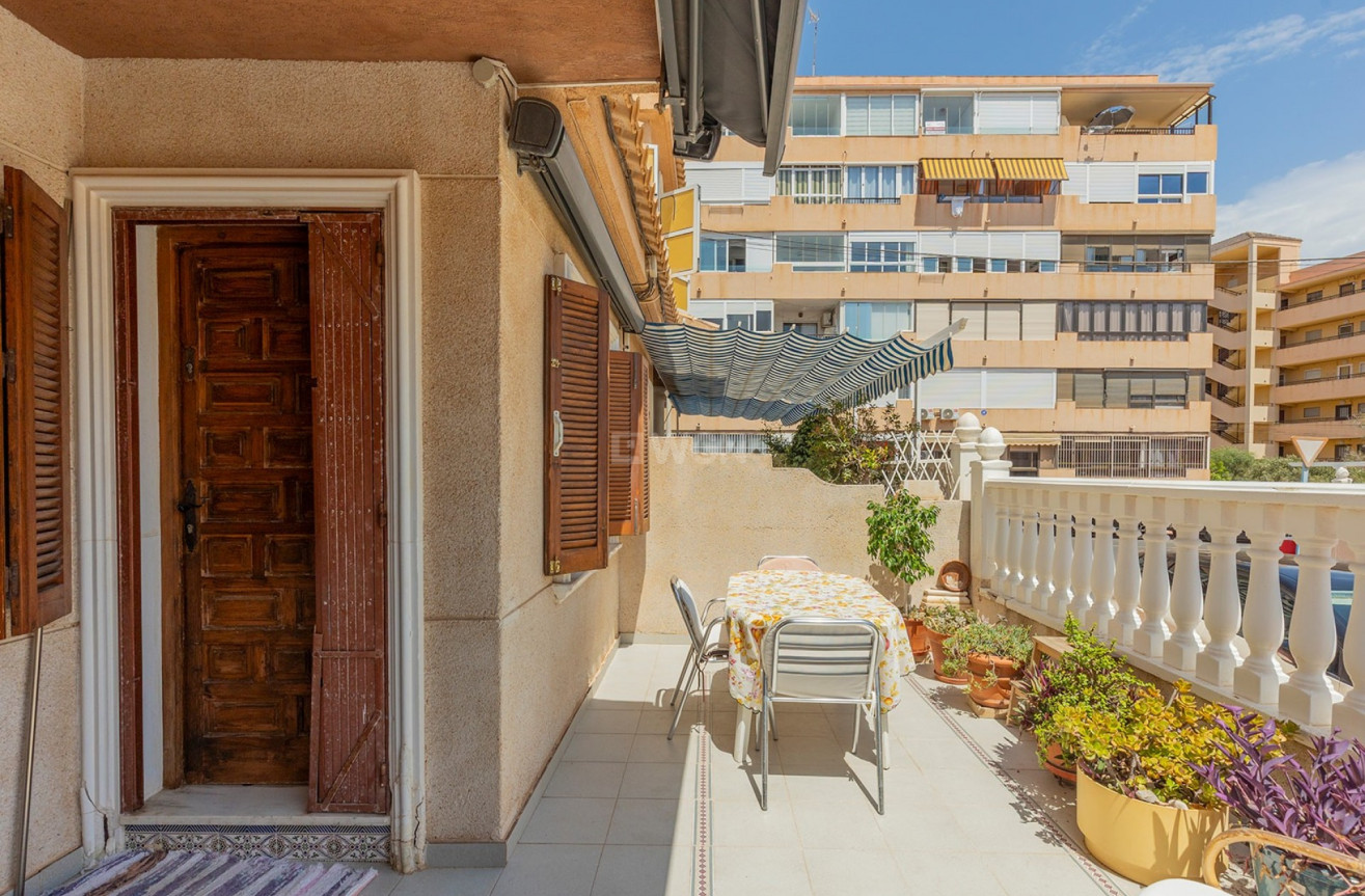 Odsprzedaż - Kamienica - La Mata - Costa Blanca