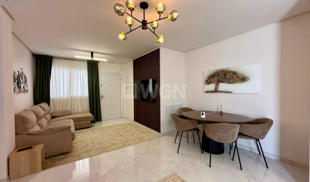 Odsprzedaż - Mieszkanie w bloku - Torrevieja - aguas nuevas