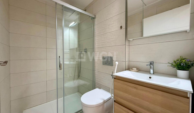 Odsprzedaż - Mieszkanie w bloku - Torrevieja - aguas nuevas