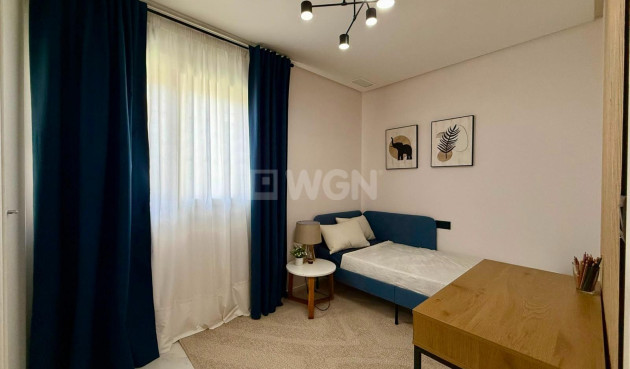Odsprzedaż - Mieszkanie w bloku - Torrevieja - aguas nuevas