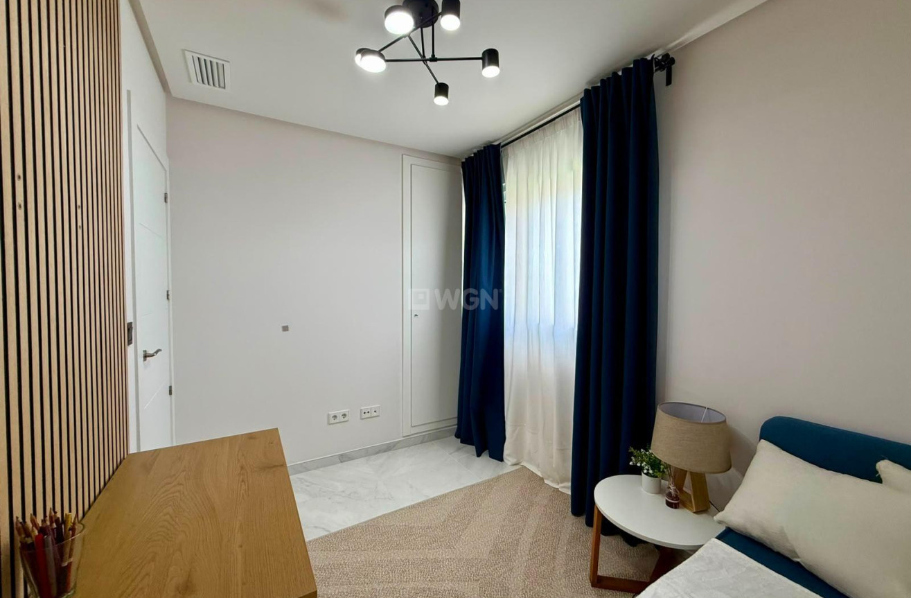 Odsprzedaż - Mieszkanie w bloku - Torrevieja - aguas nuevas