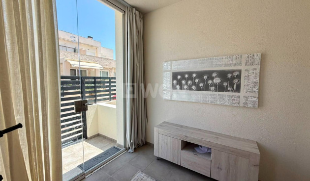 Odsprzedaż - Mieszkanie w bloku - Torrevieja - aguas nuevas