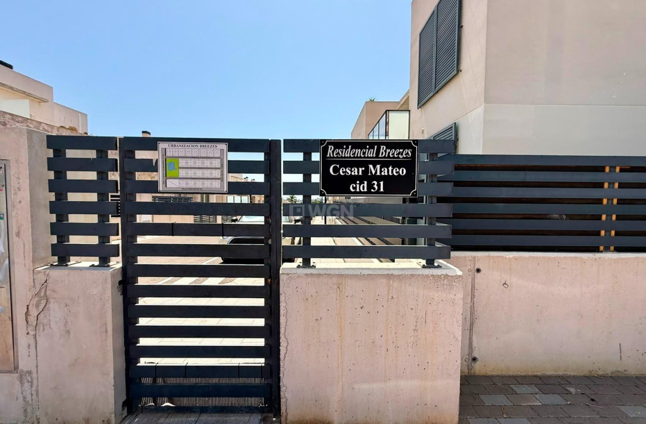 Odsprzedaż - Mieszkanie w bloku - Torrevieja - aguas nuevas