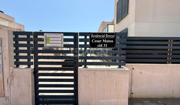 Odsprzedaż - Mieszkanie w bloku - Torrevieja - aguas nuevas