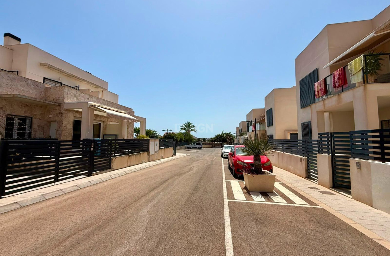 Odsprzedaż - Mieszkanie w bloku - Torrevieja - aguas nuevas