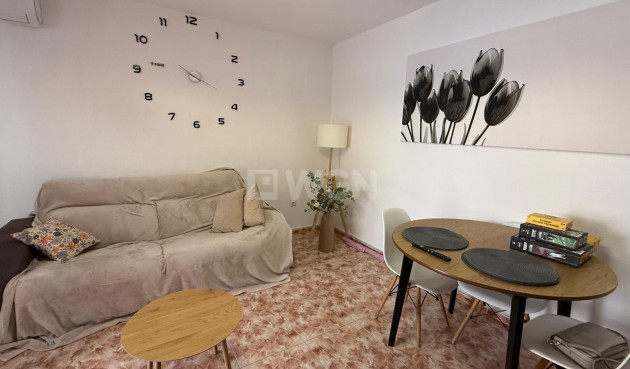 Odsprzedaż - Mieszkanie w bloku - Torrevieja - Playa de los Locos