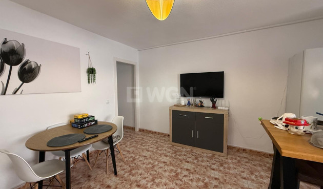 Odsprzedaż - Mieszkanie w bloku - Torrevieja - Playa de los Locos