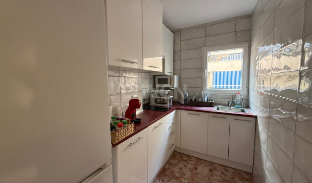 Odsprzedaż - Mieszkanie w bloku - Torrevieja - Playa de los Locos