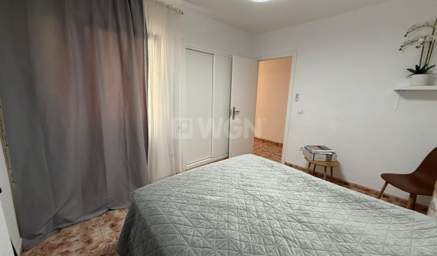 Odsprzedaż - Mieszkanie w bloku - Torrevieja - Playa de los Locos