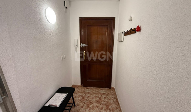 Odsprzedaż - Mieszkanie w bloku - Torrevieja - Playa de los Locos