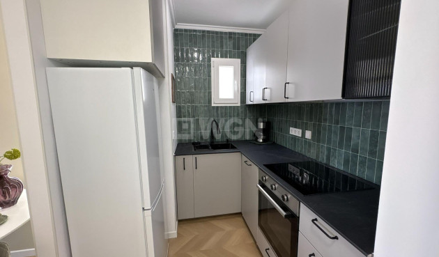 Odsprzedaż - Mieszkanie w bloku - Torrevieja - Playa del Cura
