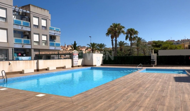 Odsprzedaż - Mieszkanie w bloku - Torrevieja - Playa del Cura