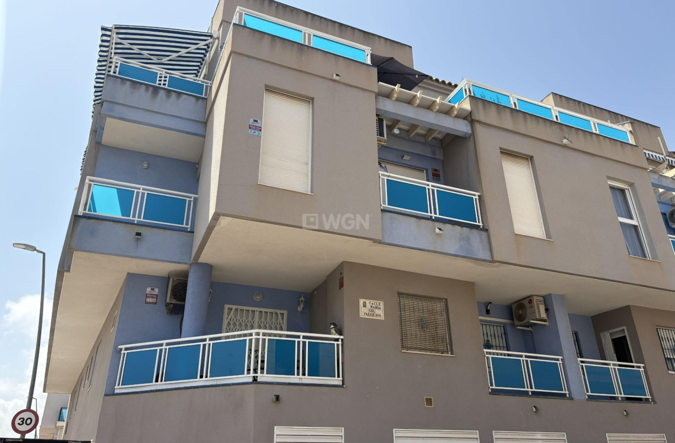 Odsprzedaż - Mieszkanie w bloku - Torrevieja - Playa del Cura