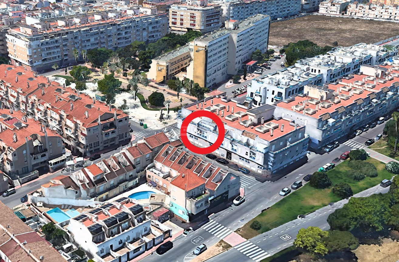 Odsprzedaż - Mieszkanie w bloku - Torrevieja - Playa del Cura