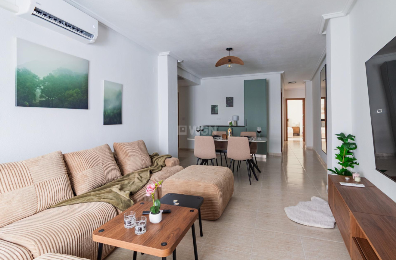Odsprzedaż - Mieszkanie w bloku - Torrevieja - Playa del Cura