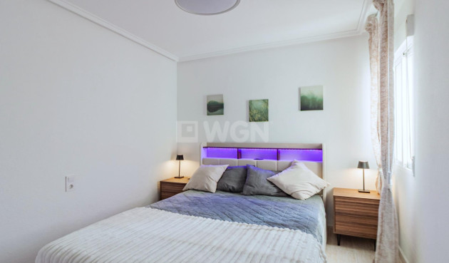 Odsprzedaż - Mieszkanie w bloku - Torrevieja - Playa del Cura