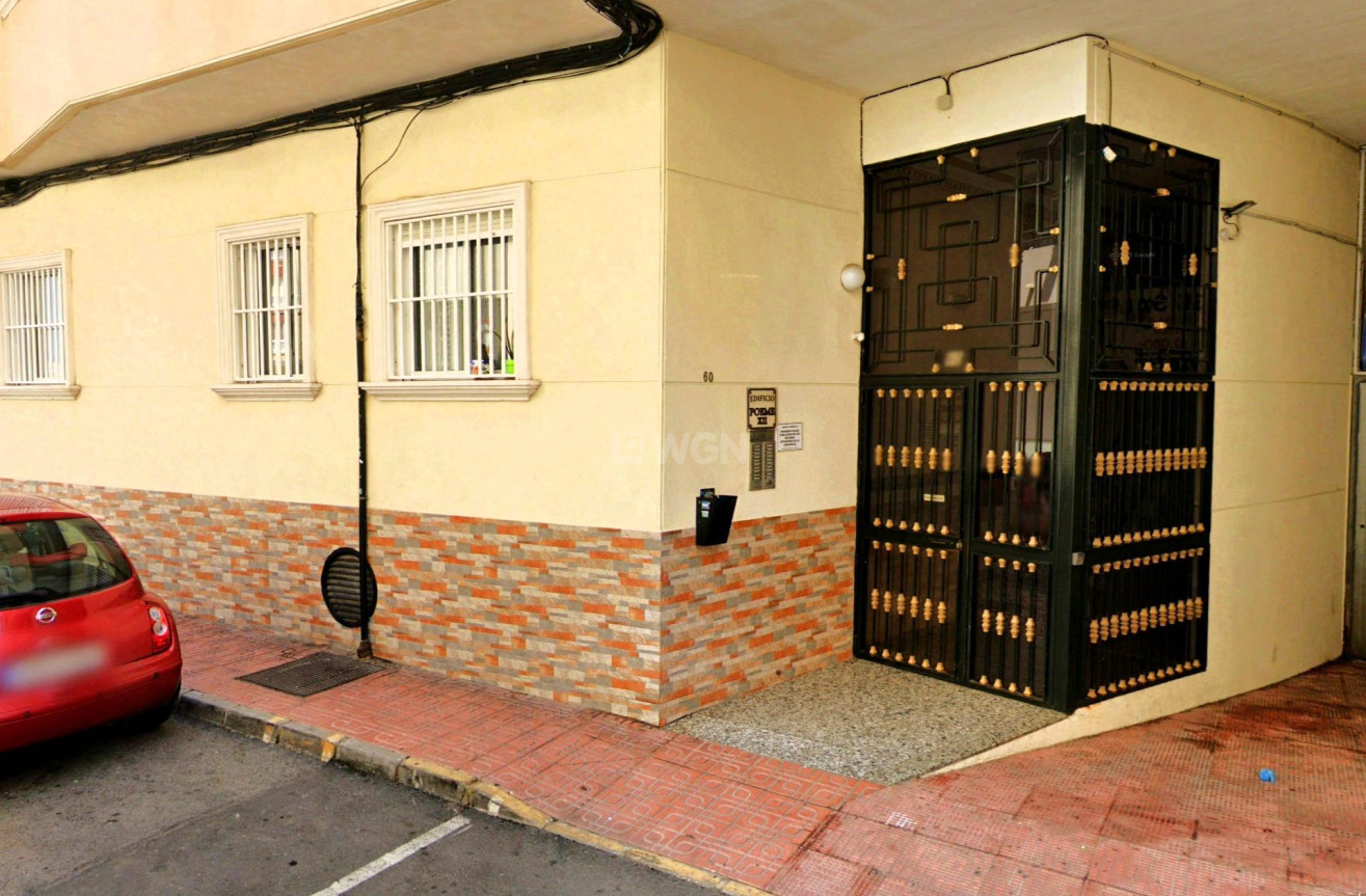 Odsprzedaż - Mieszkanie w bloku - Torrevieja - Playa del Cura