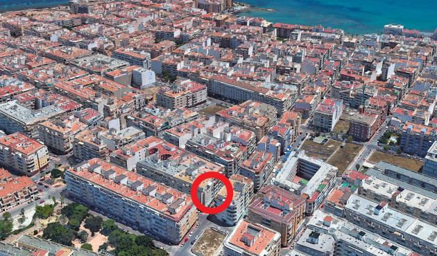 Odsprzedaż - Mieszkanie w bloku - Torrevieja - Playa del Cura
