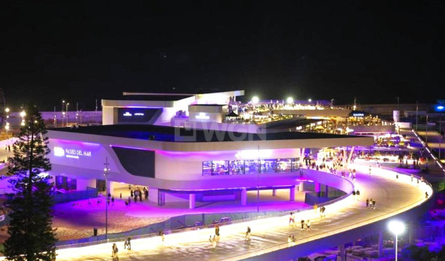 Odsprzedaż - Mieszkanie w bloku - Torrevieja - Playa del Cura