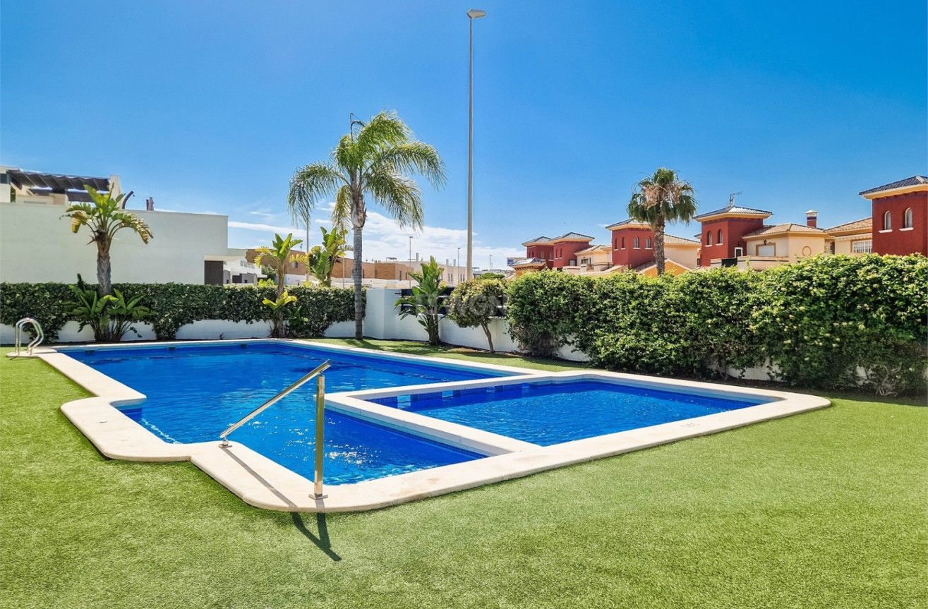 Odsprzedaż - Kamienica - Cabo Roig - Costa Blanca