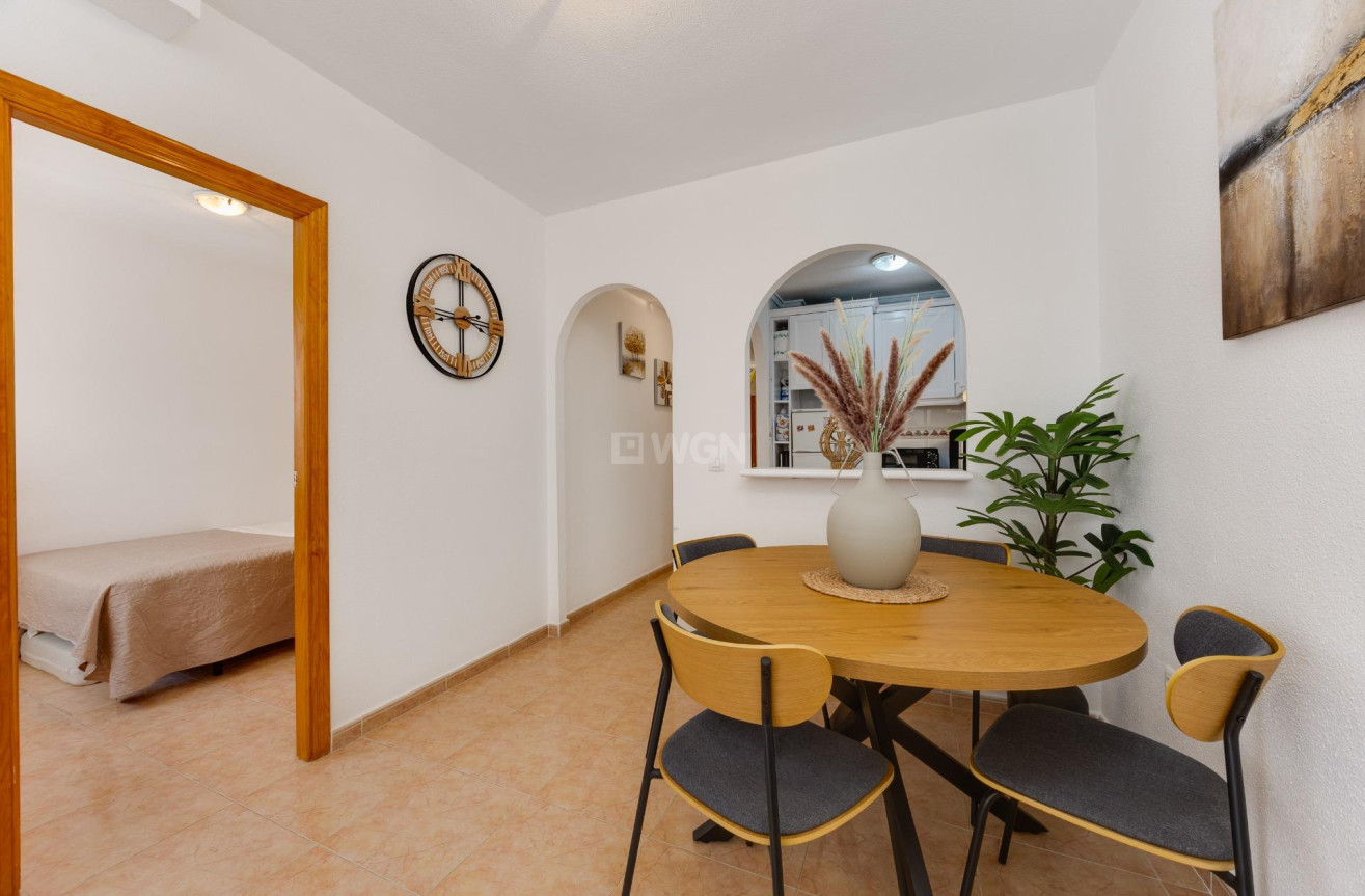 Odsprzedaż - Mieszkanie w bloku - Torrevieja - Centro