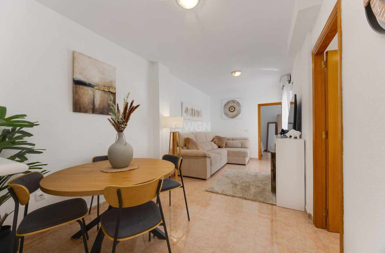 Odsprzedaż - Mieszkanie w bloku - Torrevieja - Centro