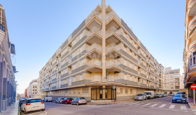 Odsprzedaż - Mieszkanie w bloku - Torrevieja - Centro
