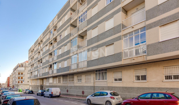 Odsprzedaż - Mieszkanie w bloku - Torrevieja - Centro