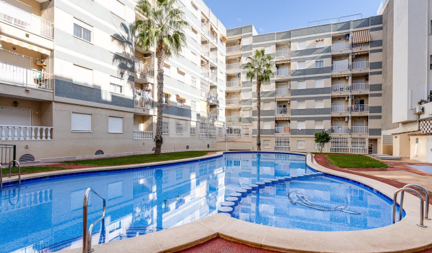 Odsprzedaż - Mieszkanie w bloku - Torrevieja - Centro