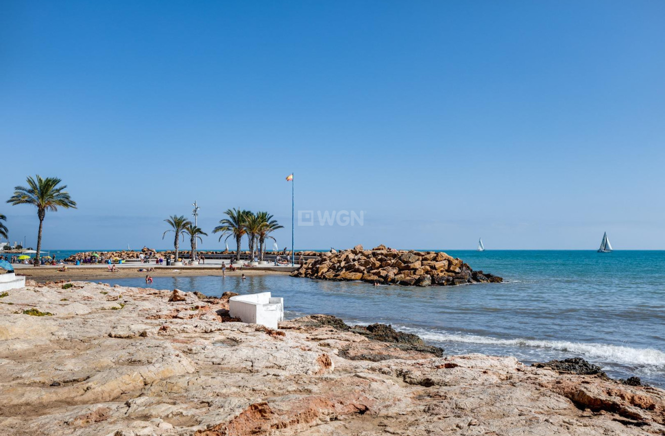 Odsprzedaż - Mieszkanie w bloku - Torrevieja - Centro