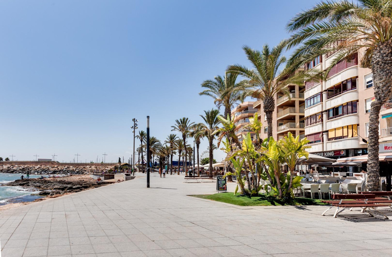 Odsprzedaż - Mieszkanie w bloku - Torrevieja - Centro