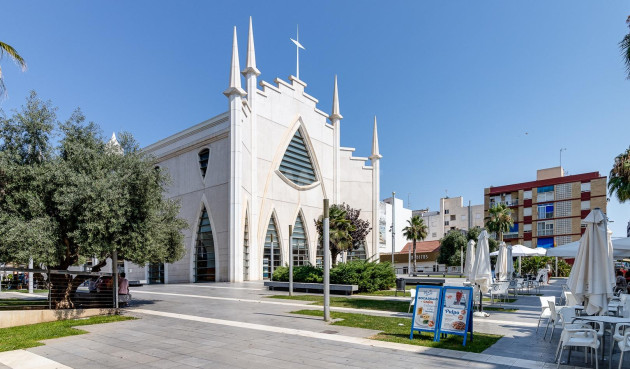 Odsprzedaż - Mieszkanie w bloku - Torrevieja - Centro