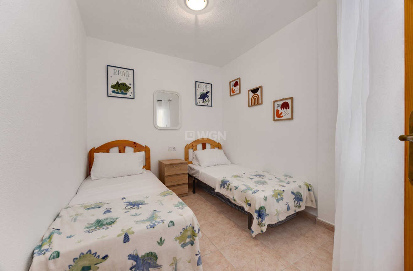 Odsprzedaż - Mieszkanie w bloku - Torrevieja - Centro